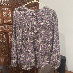 Ladies Gap shirt.   2XL